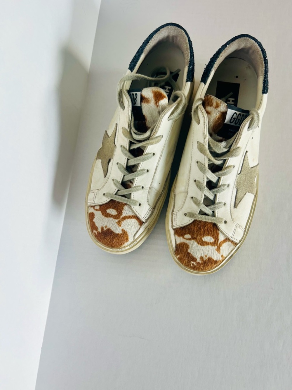 Golden Goose White Leopard Print Star Sneakers with Black Glitter Heel - Picture 2 of 5